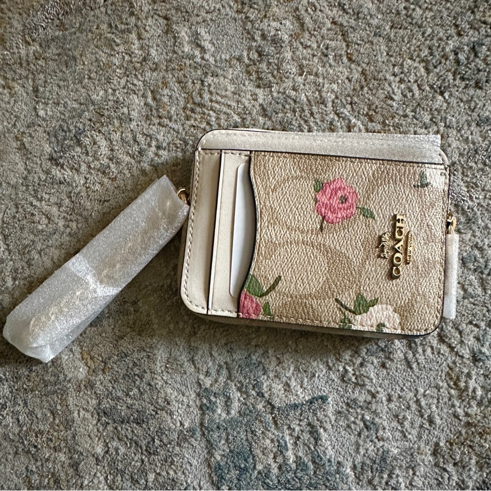 Coach Zip Card Case In Signature Canvas With Floral Print - Picture 4 of 4